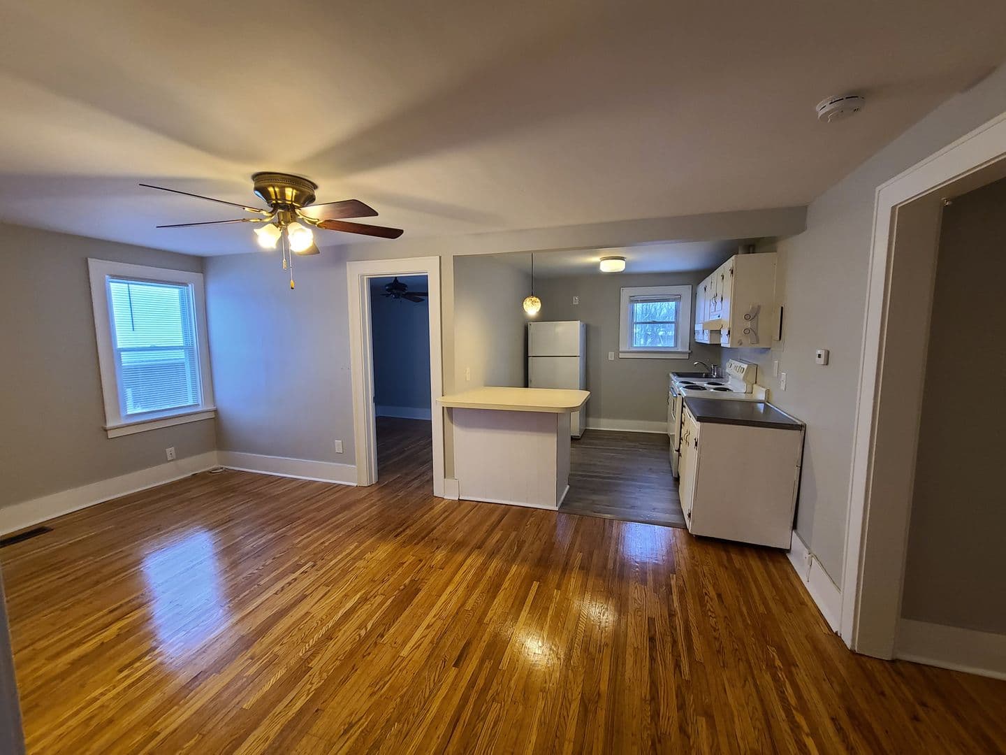 Irondequoit Apartment: 753 Washington Ave