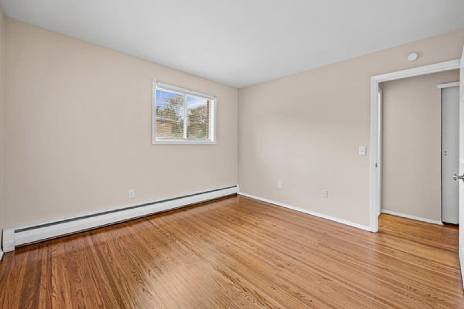 Greece Apartment: 138-154 Woodhill Drive