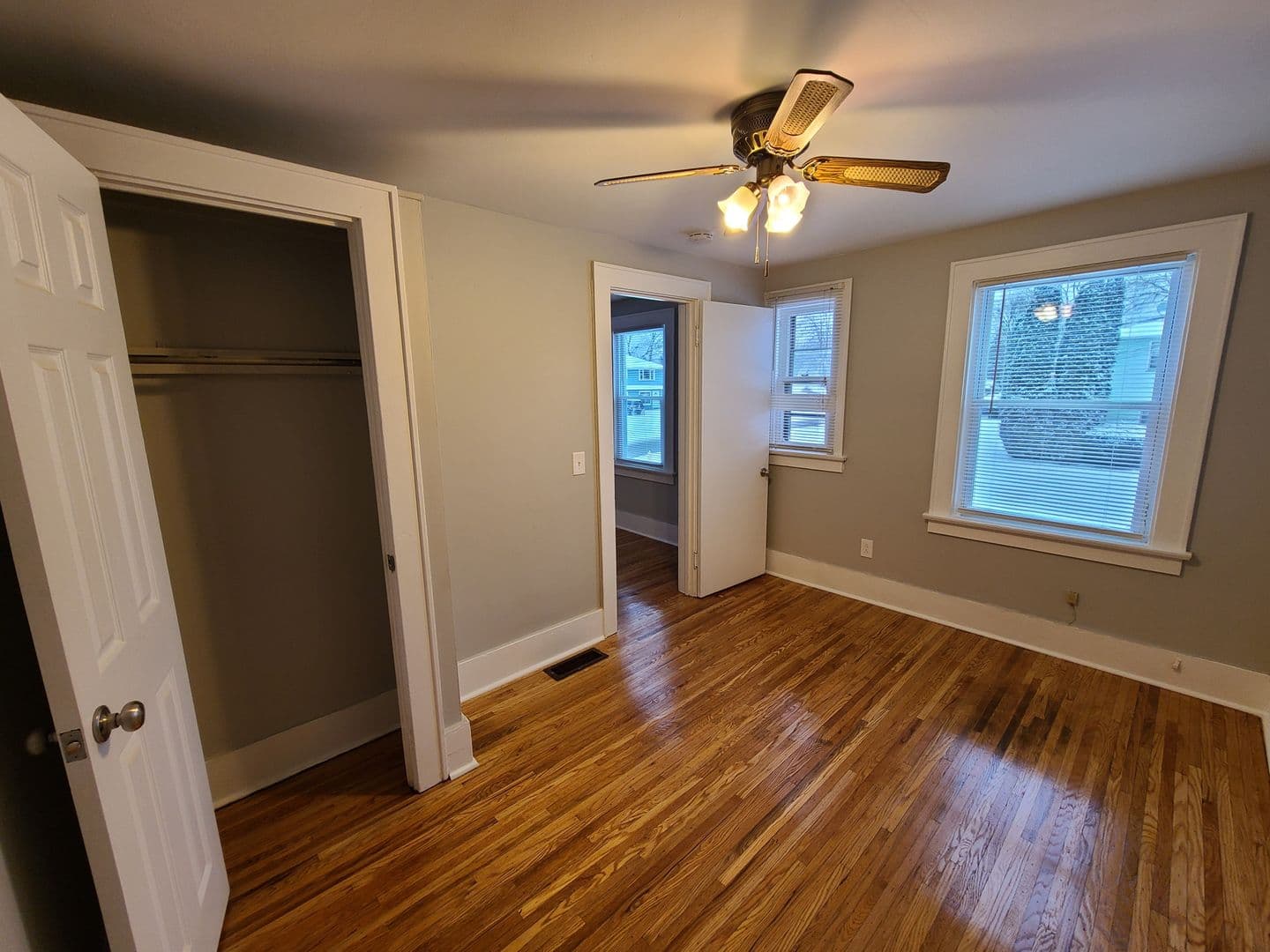 Irondequoit Apartment: 753 Washington Ave
