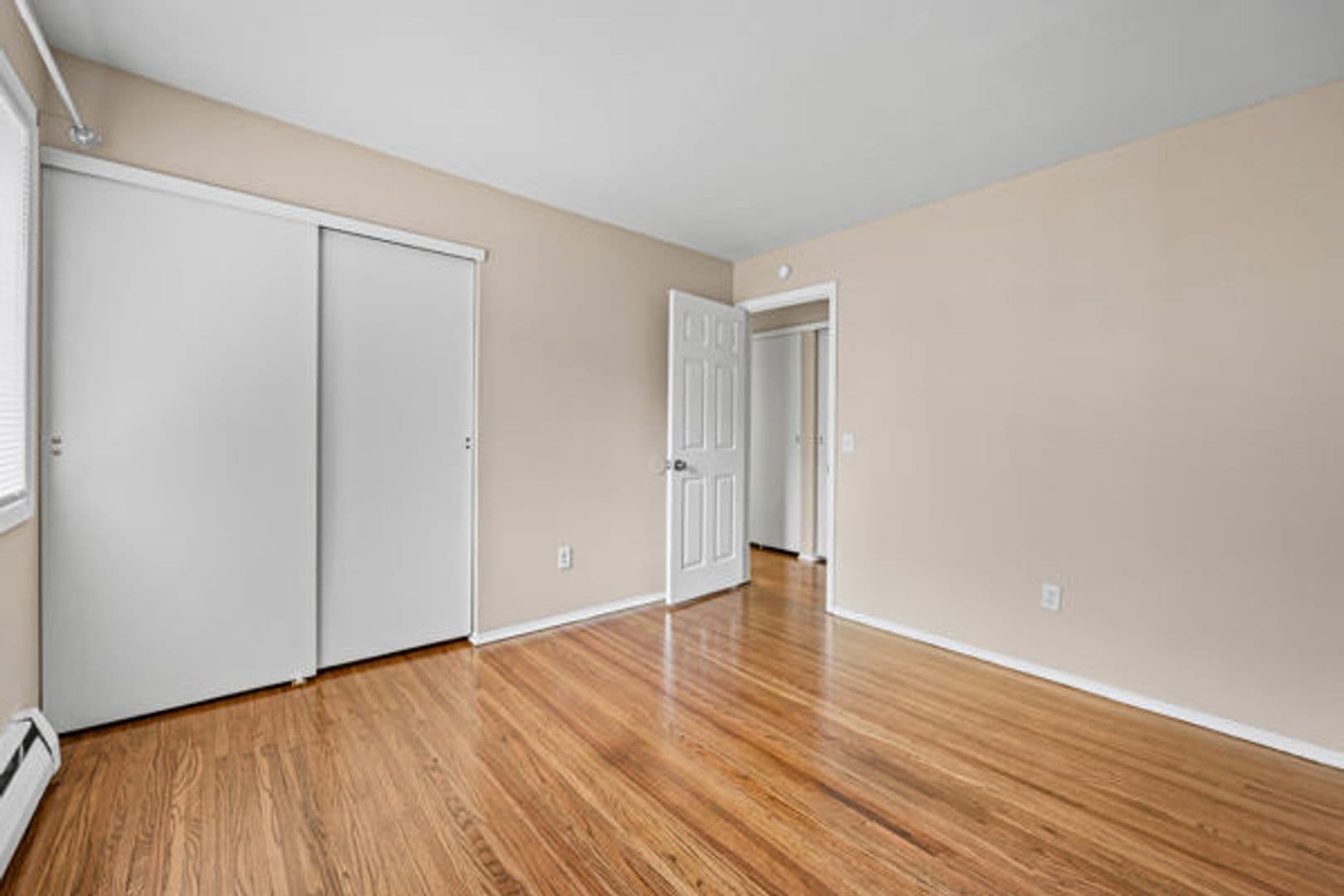 Greece Apartment: 138-154 Woodhill Drive