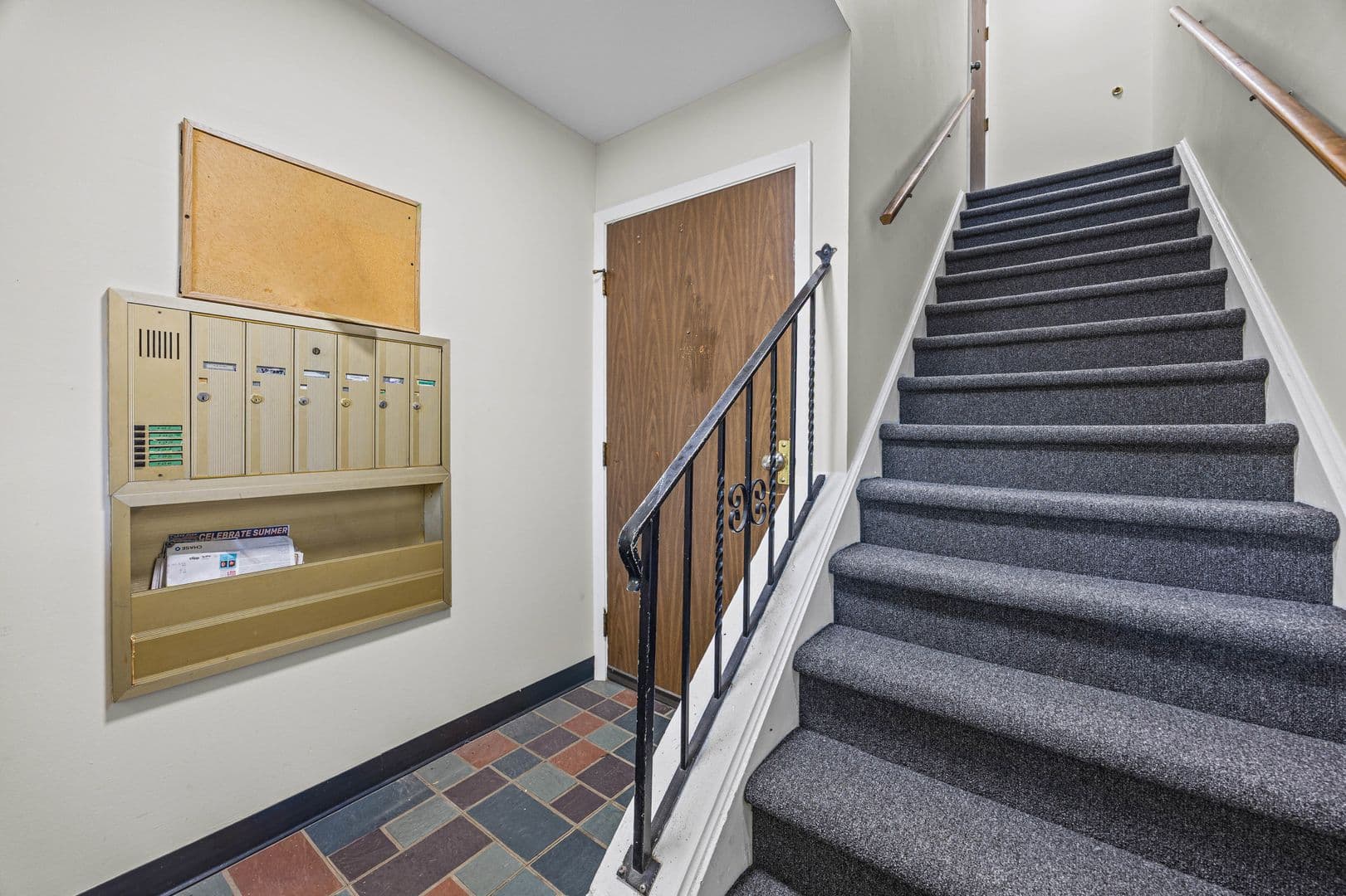 Irondequoit Apartment: 2519 Culver Road