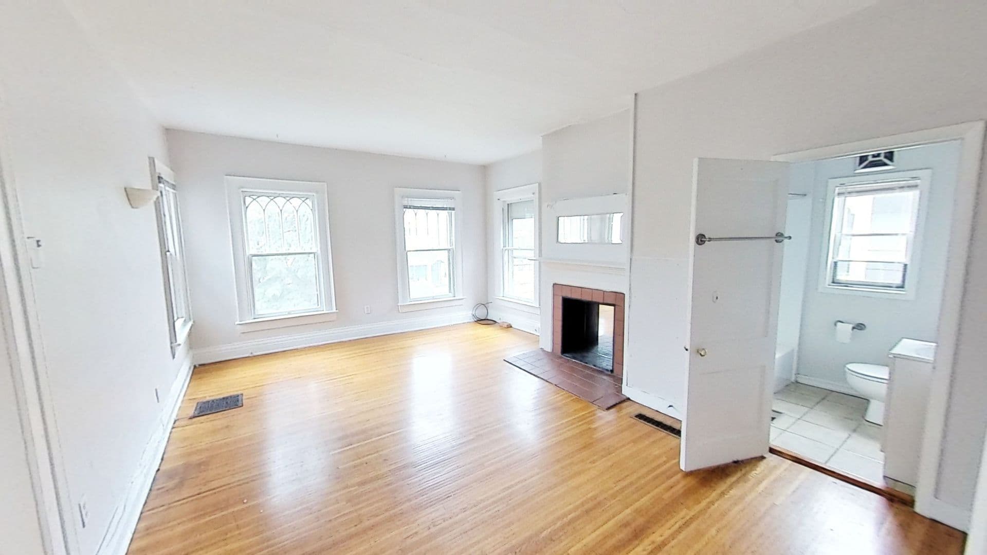 Rochester Apartment: 30 Oxford St