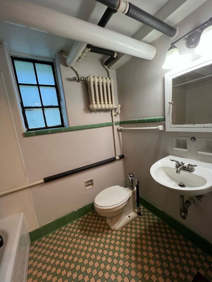 Rochester Apartment: 125 Highland Parkway