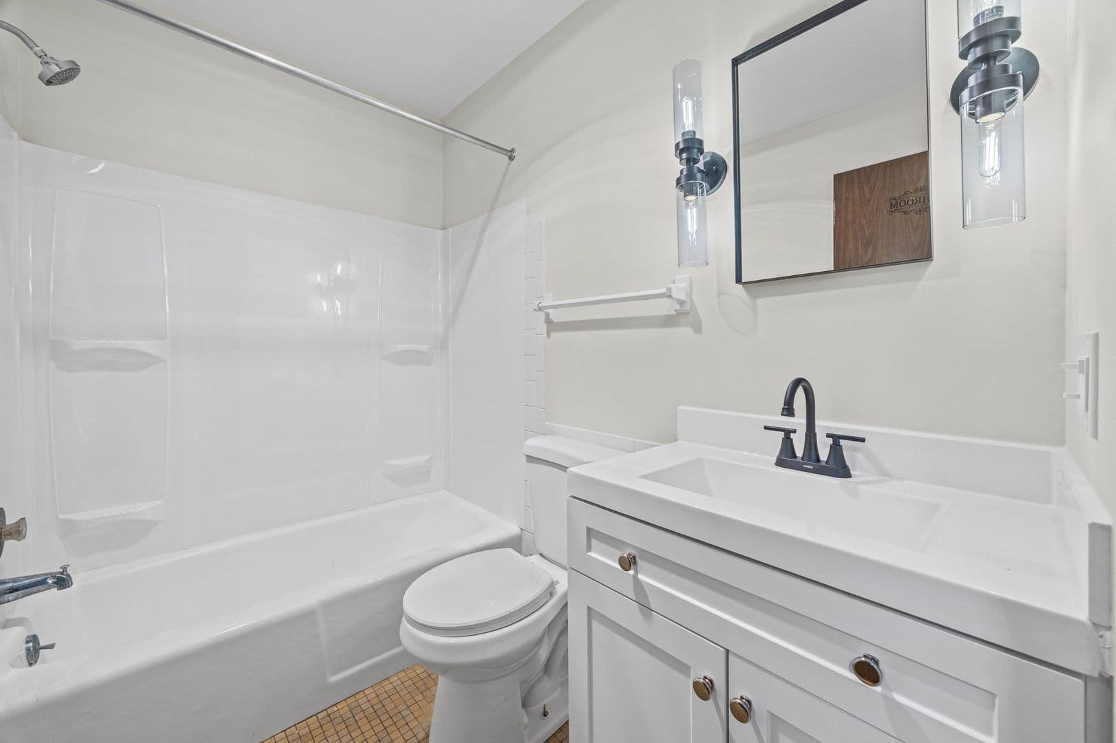 Irondequoit Apartment: 2519 Culver Road