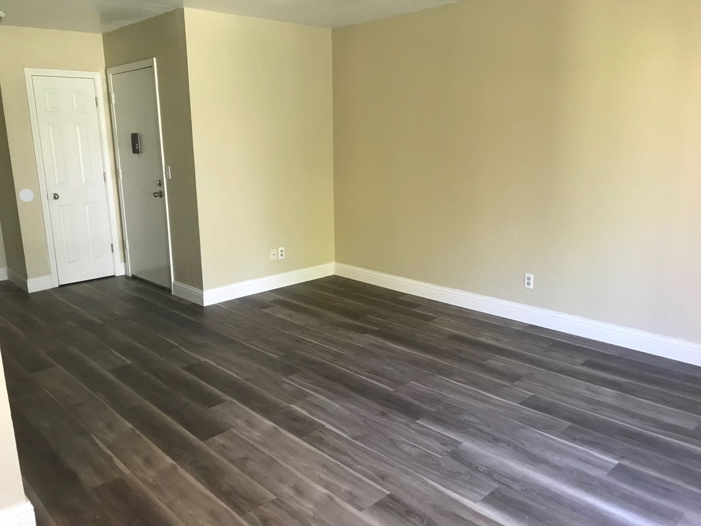 Stockton House: 3591 Quail Lakes Dr., #88