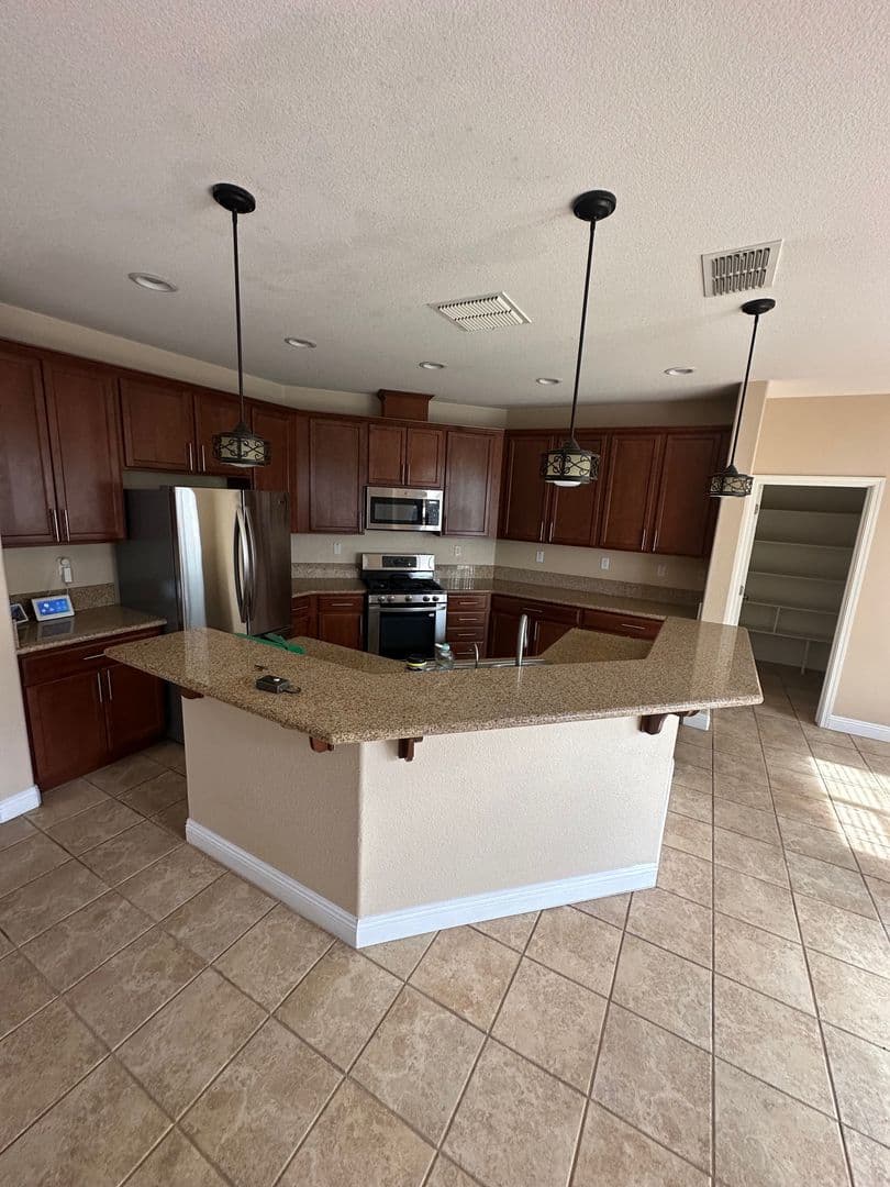 Stockton House: 634 Beeler St