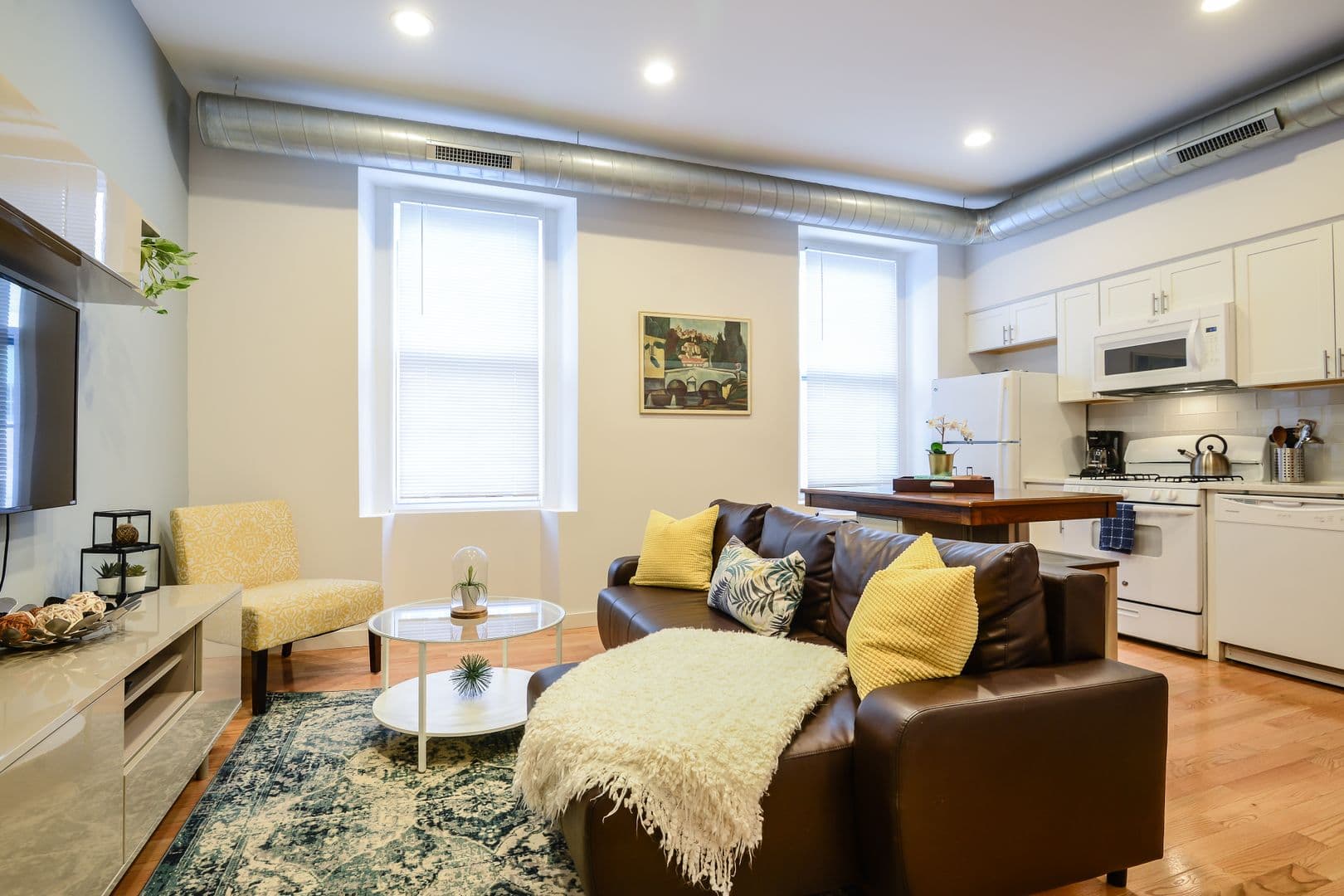 Philadelphia Apartment: 2032 Race Street