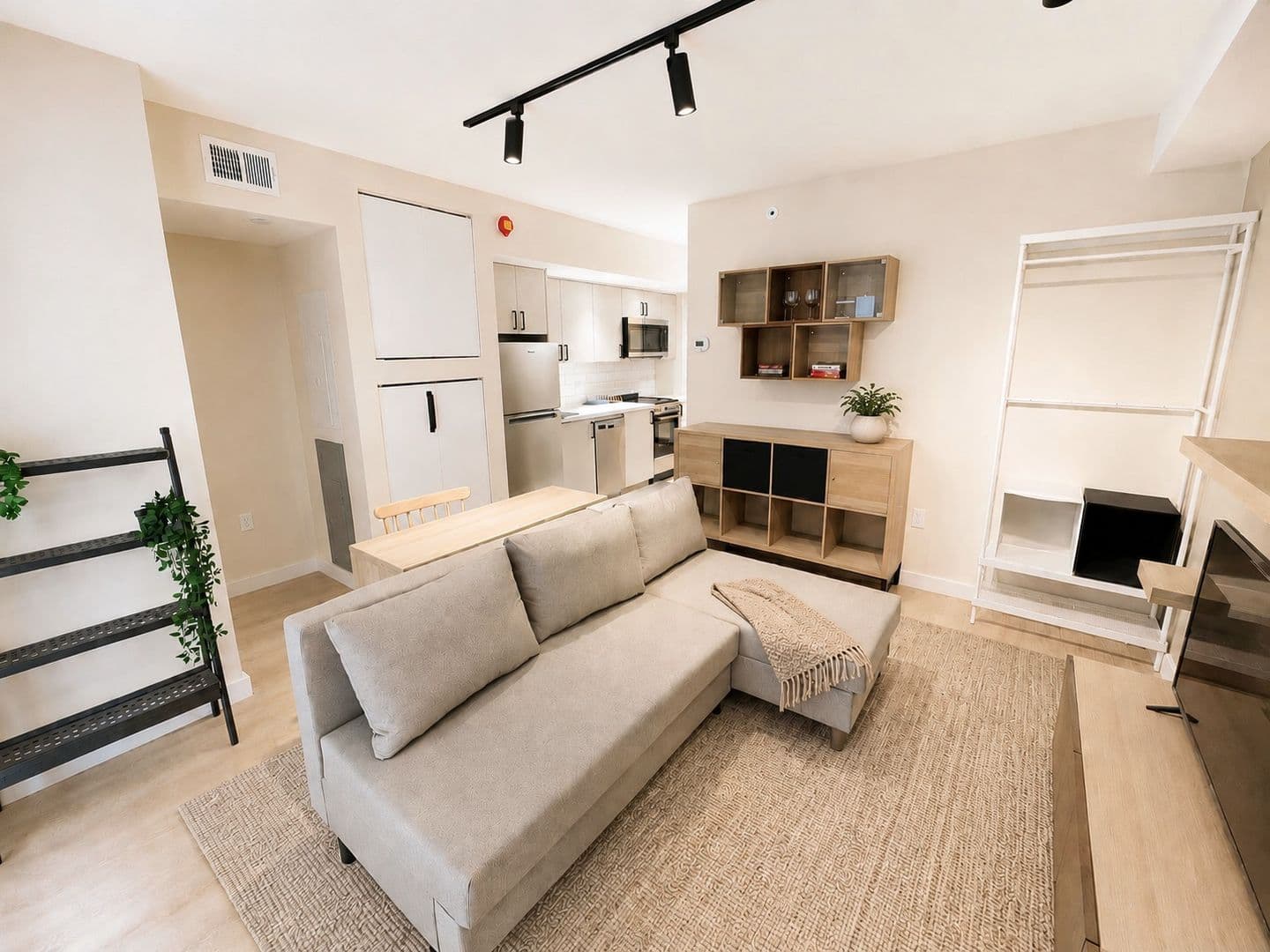 Philadelphia Apartment: 1813 Ranstead St