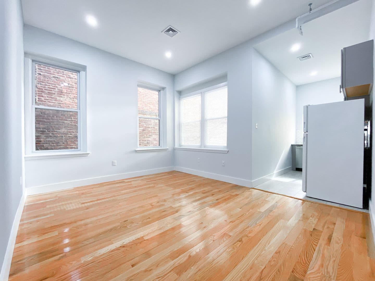 Philadelphia Apartment: 1935-37 Chestnut Street