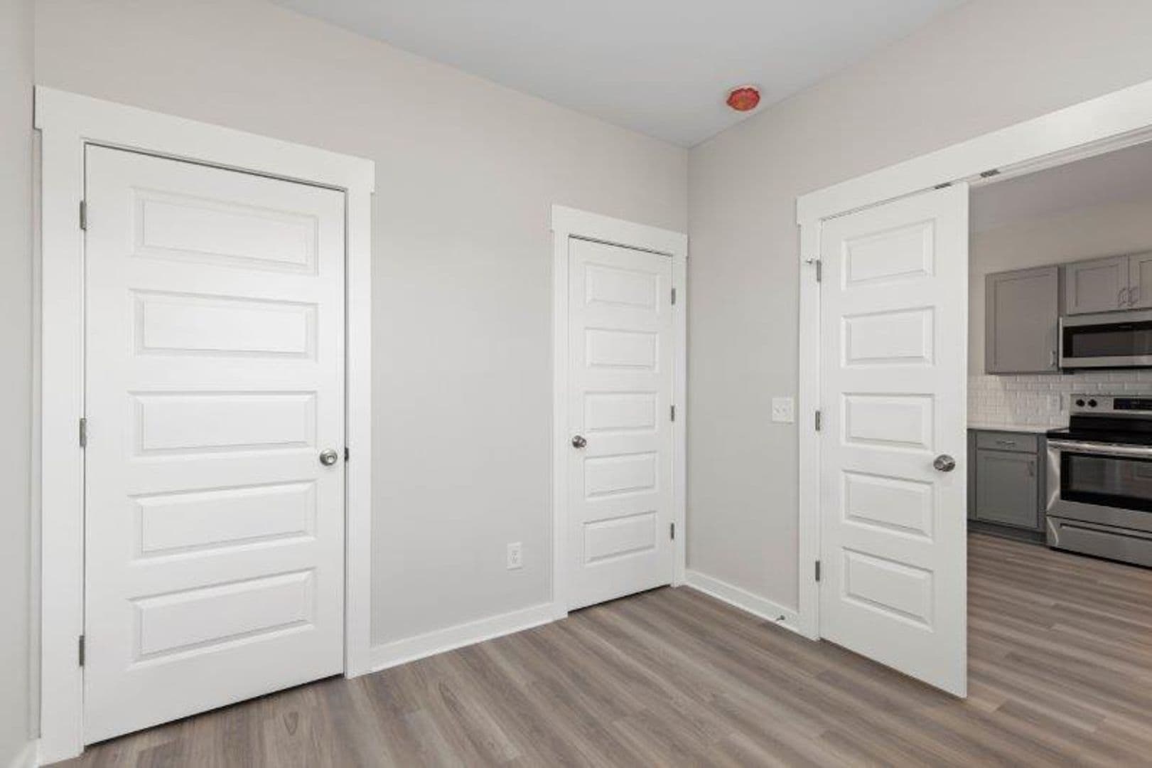 Hendersonville Apartment: 802 Old Town Circle