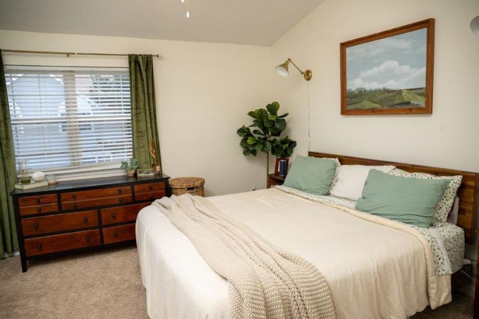 Erie Apartment: 1640-1698 West Grandview Blvd.