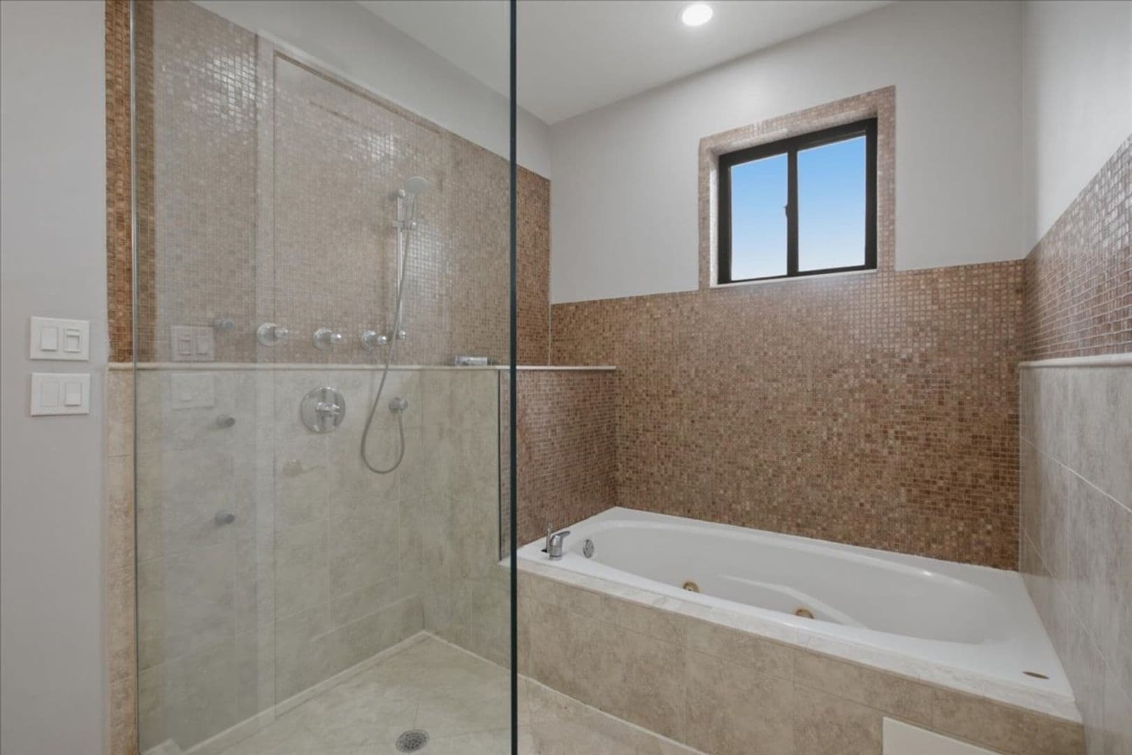 Chicago Apartment: 1649 W. Cortland
