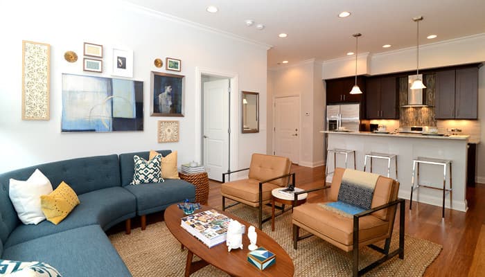 Chicago Apartment: 951 West Huron