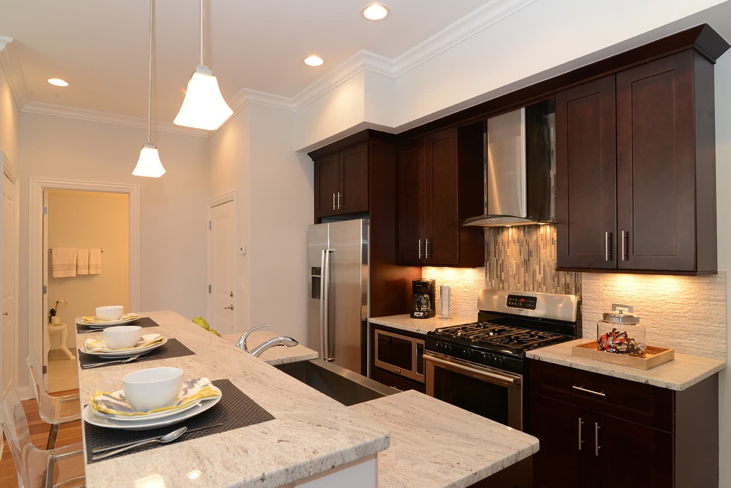 Chicago Apartment: 951 West Huron