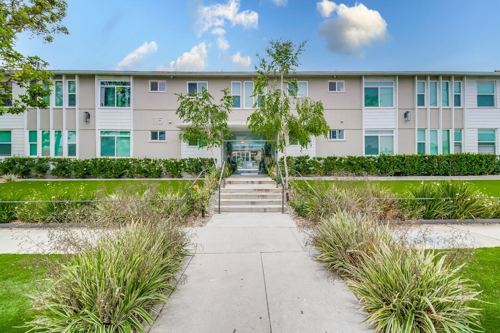 Inglewood Apartment: 115 N. Eastwood Ave