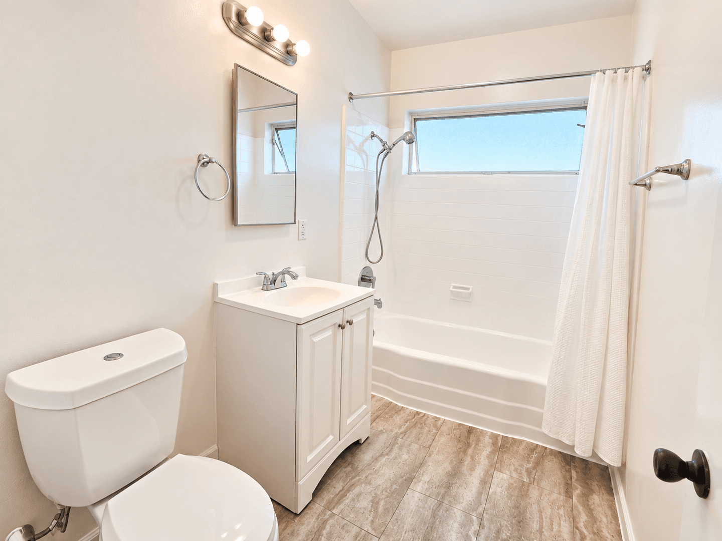 Los Angeles Apartment: 6028 - 6100 West Blvd