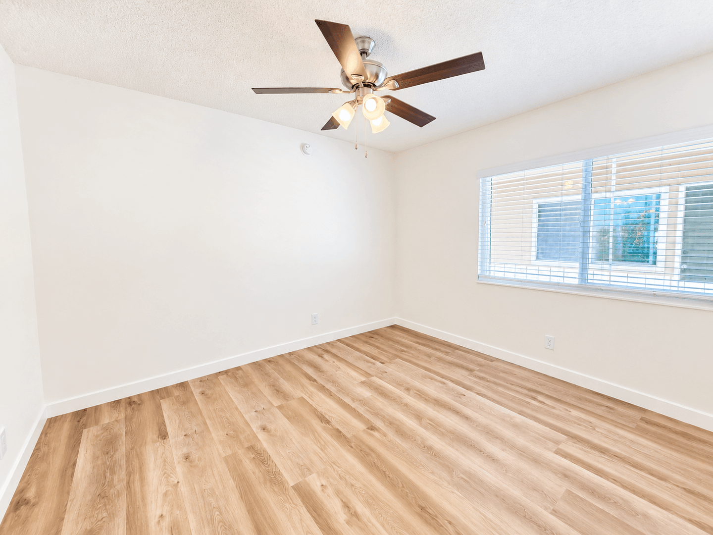 Los Angeles Apartment: 3715 W. 27th St