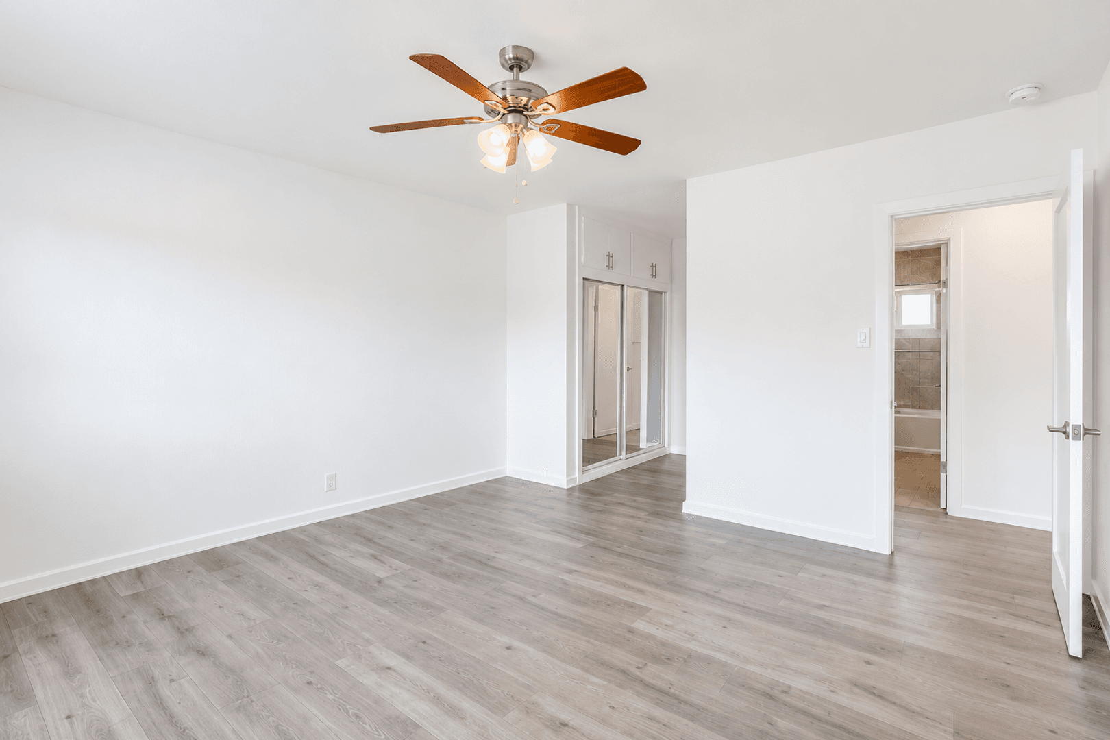 Inglewood Apartment: 422 - 426 Exton Ave