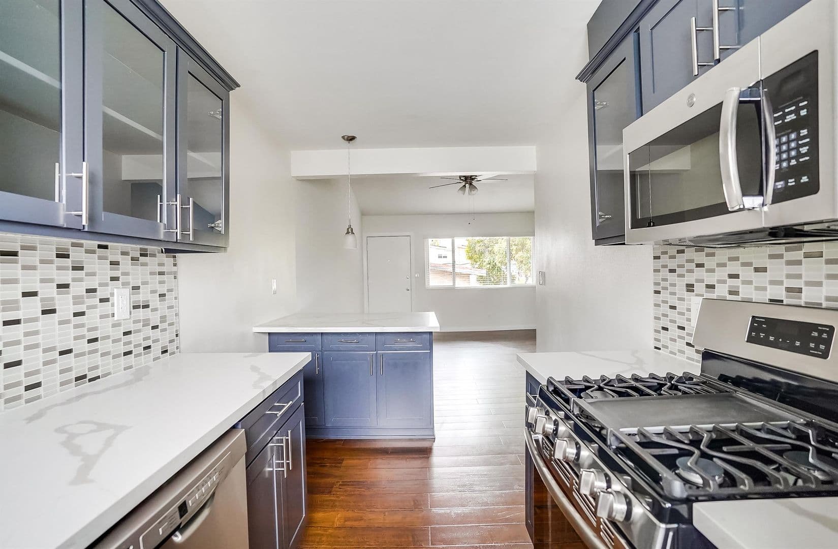 Los Angeles Apartment: 1042 Leighton Ave