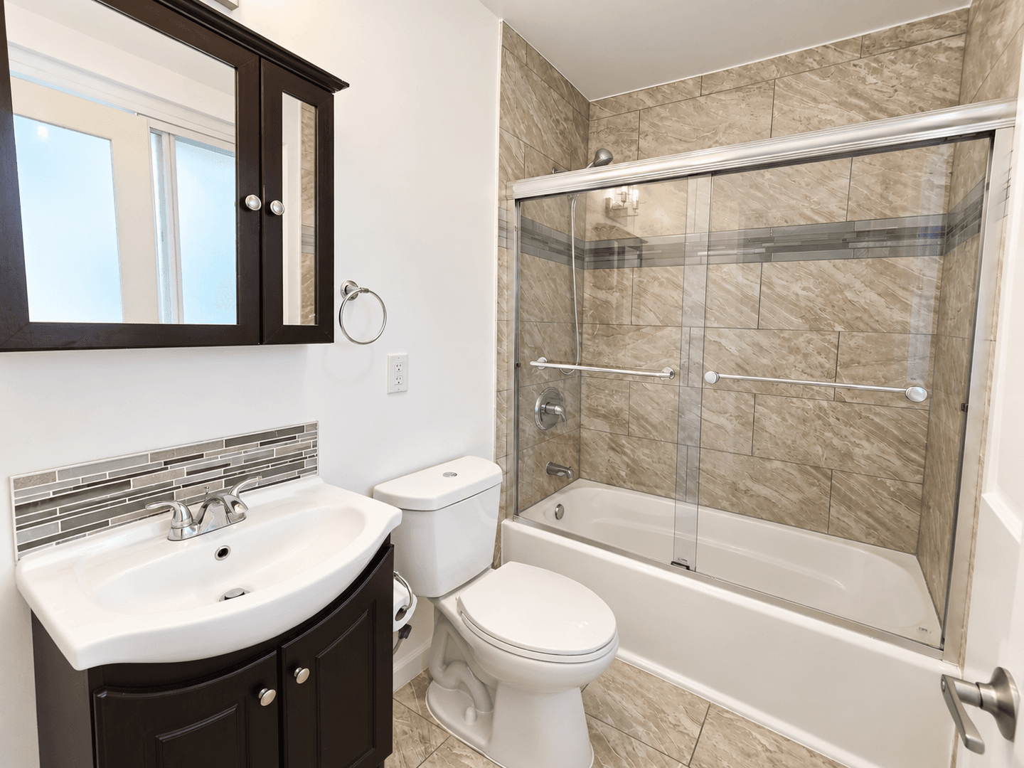 Inglewood Apartment: 621 E. 99th St