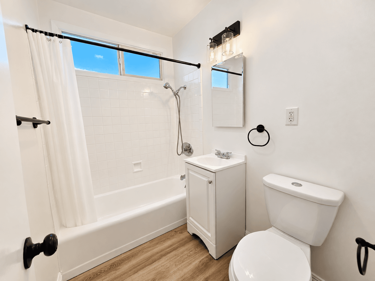 Los Angeles Apartment: 3121 W. Slauson