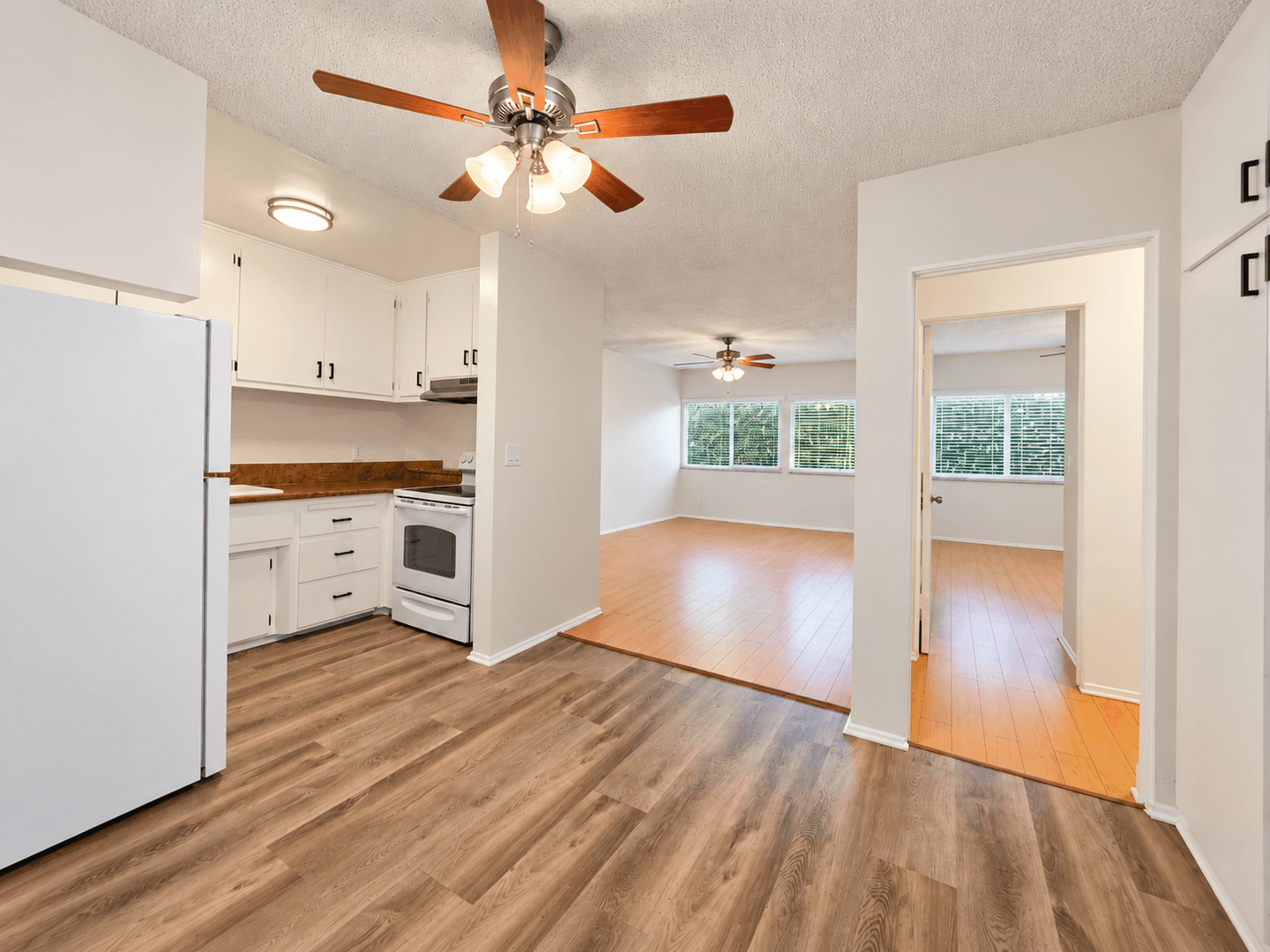 Los Angeles Apartment: 3715 W. 27th St