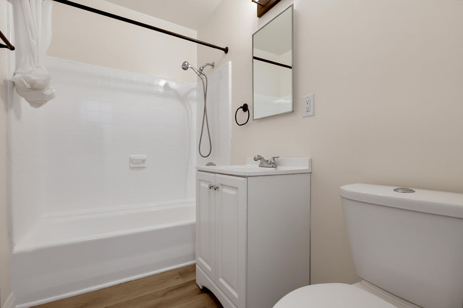 Los Angeles Apartment: 6627 - 6635 Crenshaw Blvd