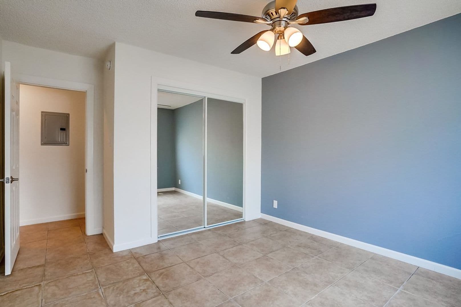 Los Angeles Apartment: 6325 8th Ave