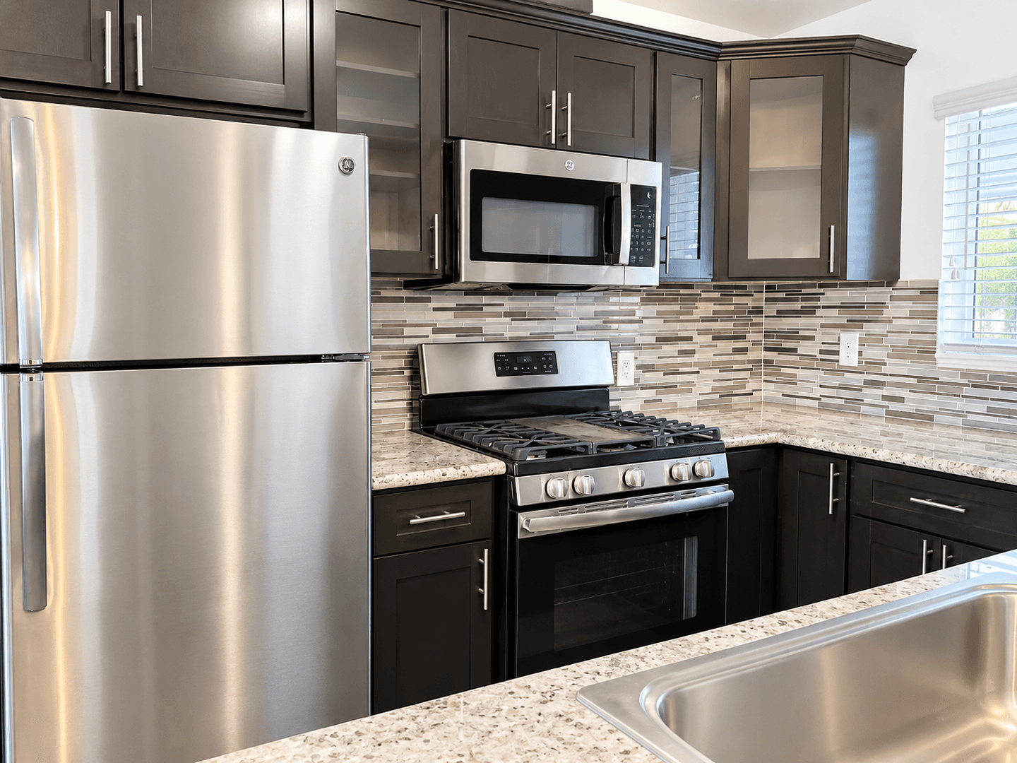 Inglewood Apartment: 821 N. Austin Ave