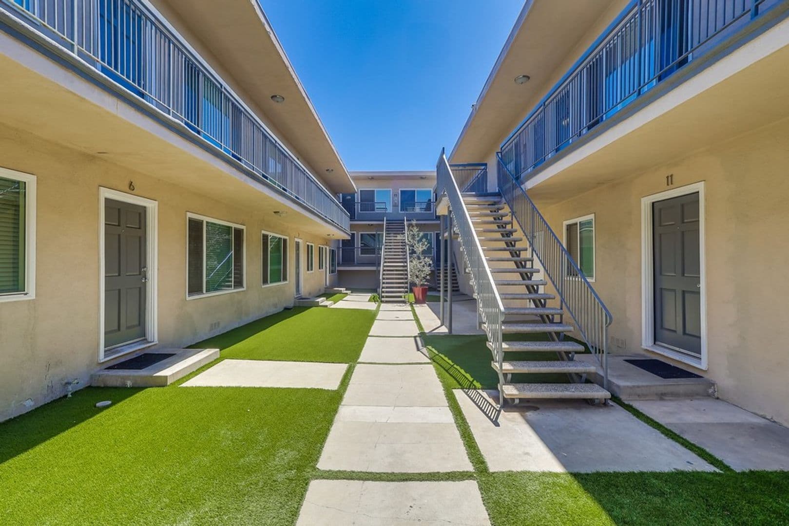 Inglewood Apartment: 920 Enterprise Ave