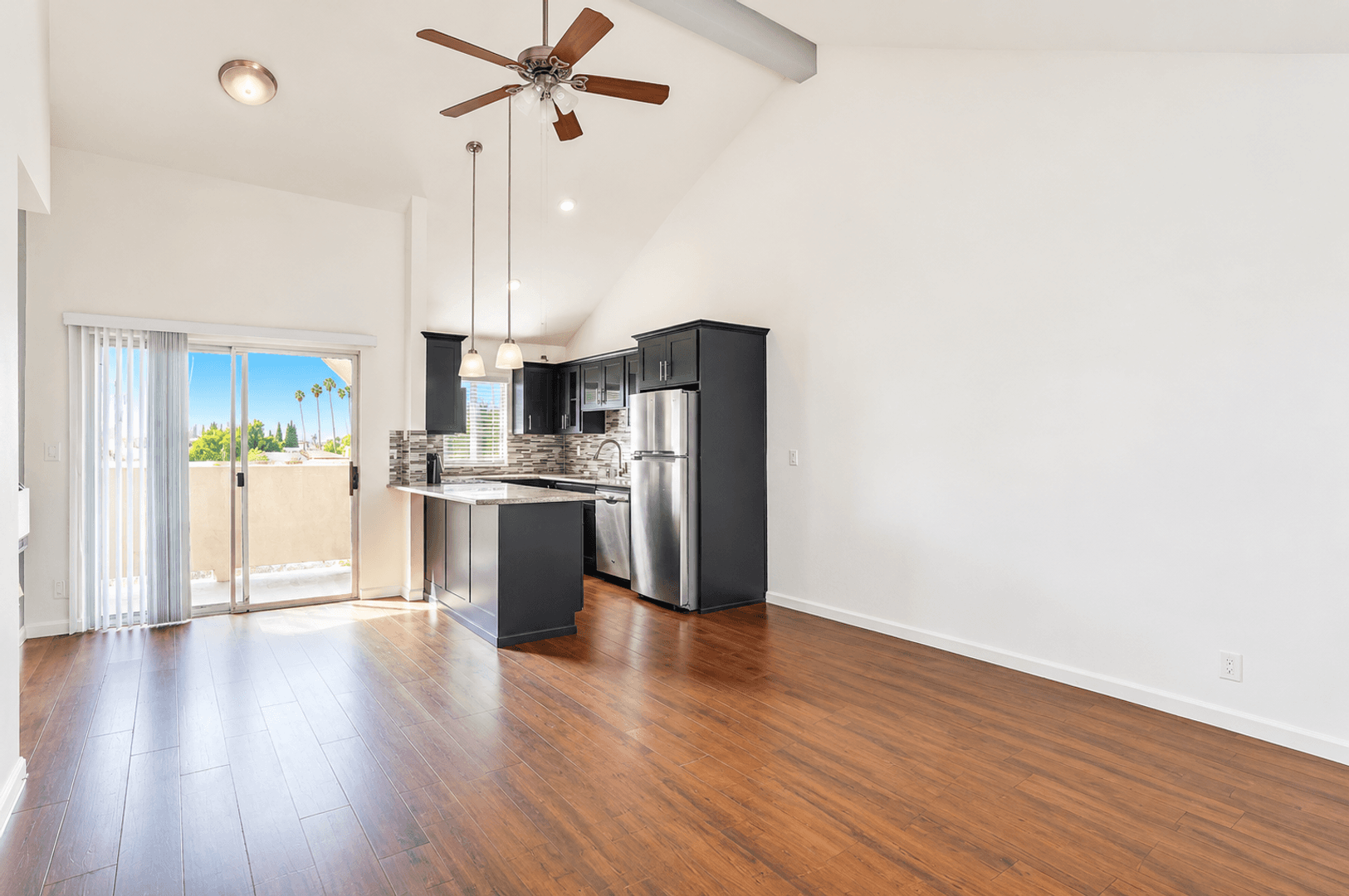 Inglewood Apartment: 600 E. 97th St