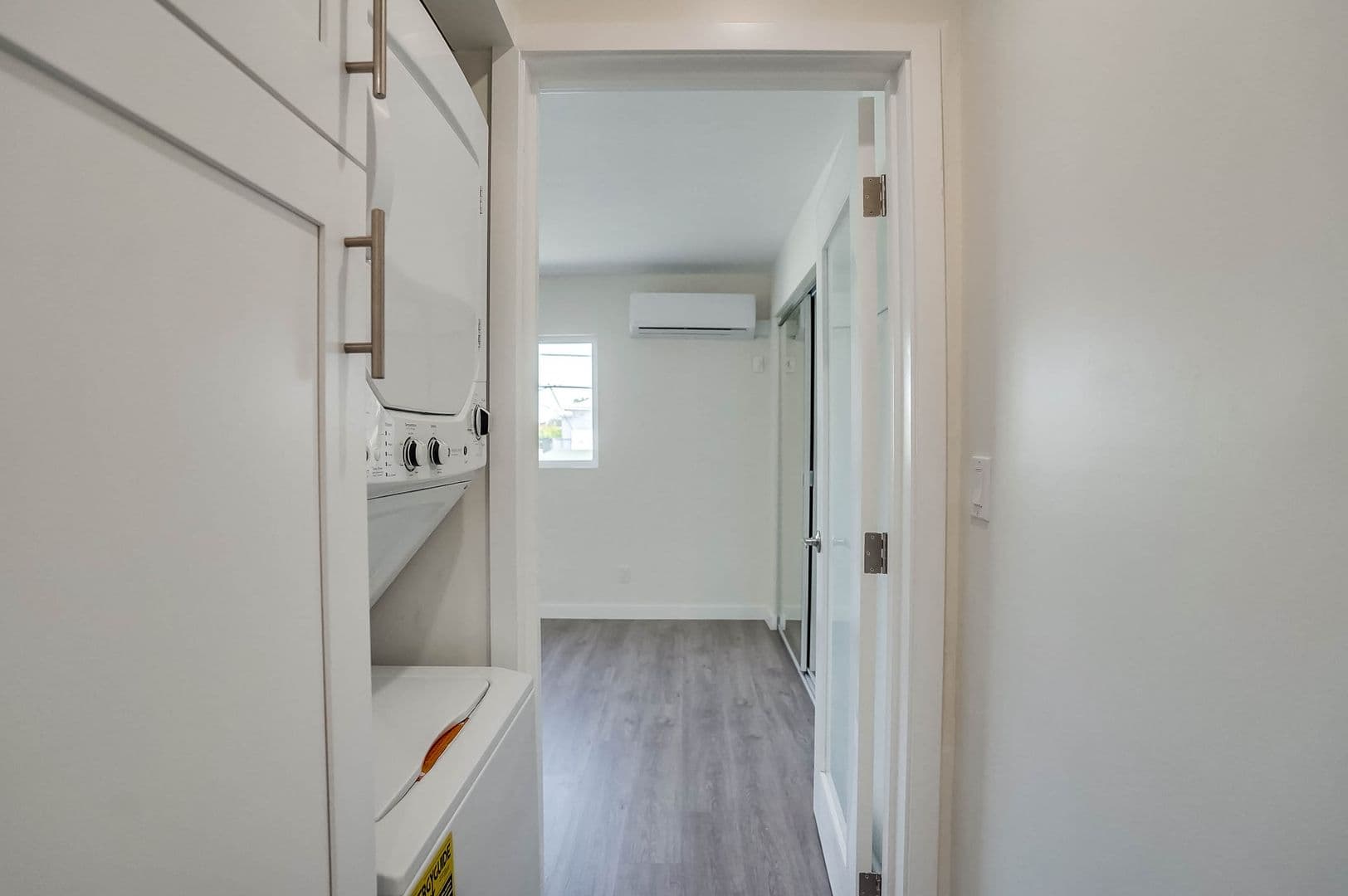 Los Angeles Apartment: 2330 S. Corning St