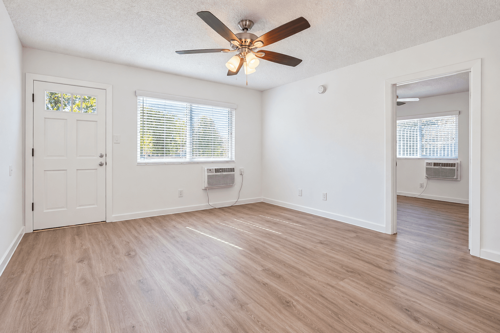 Los Angeles Apartment: 2249 W. 24th St