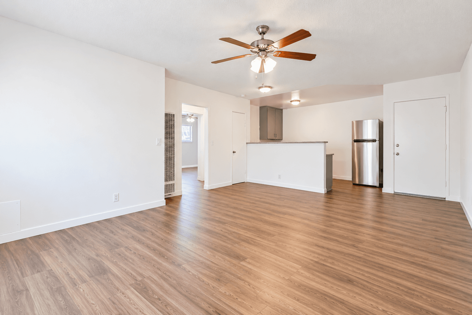 Los Angeles Apartment: 2235 W. 26th Pl
