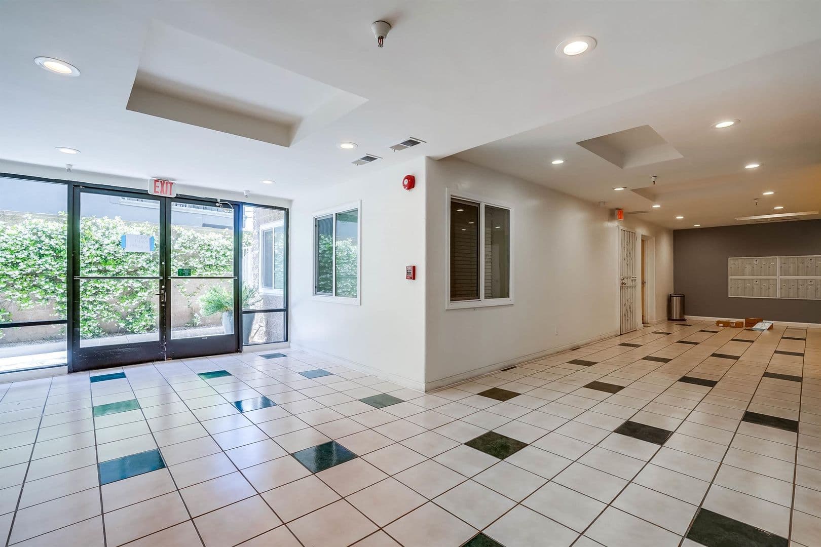 Inglewood Apartment: 821 N. Austin Ave