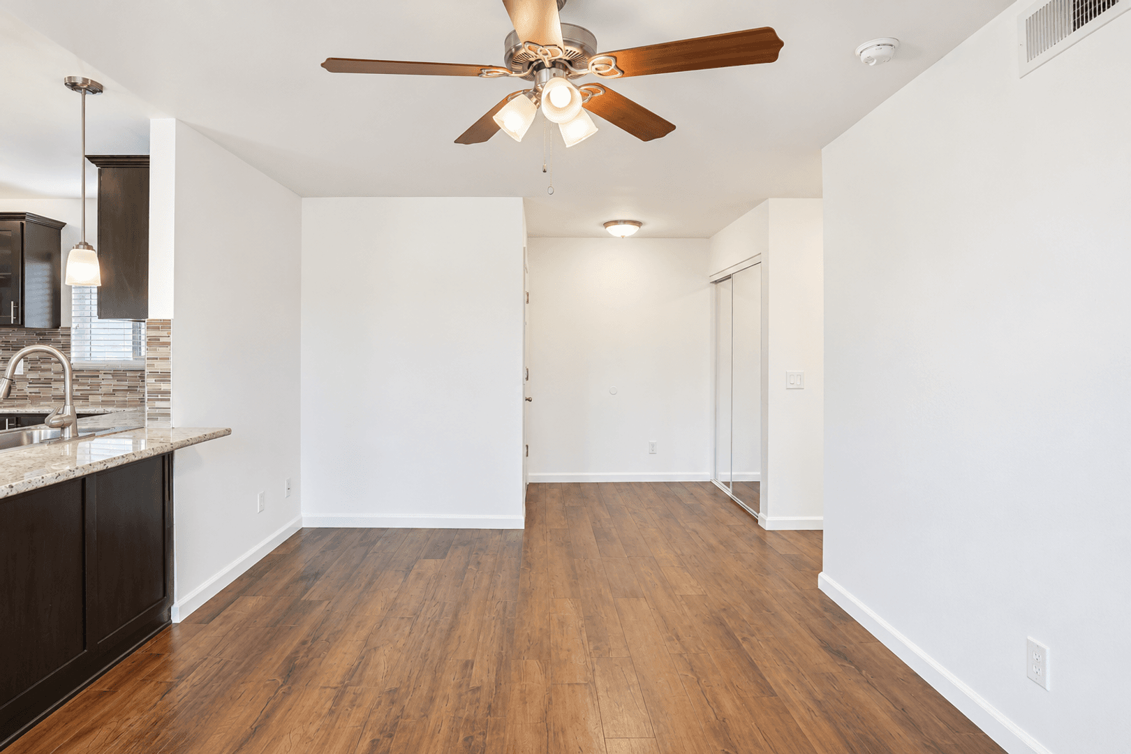 Inglewood Apartment: 821 N. Austin Ave