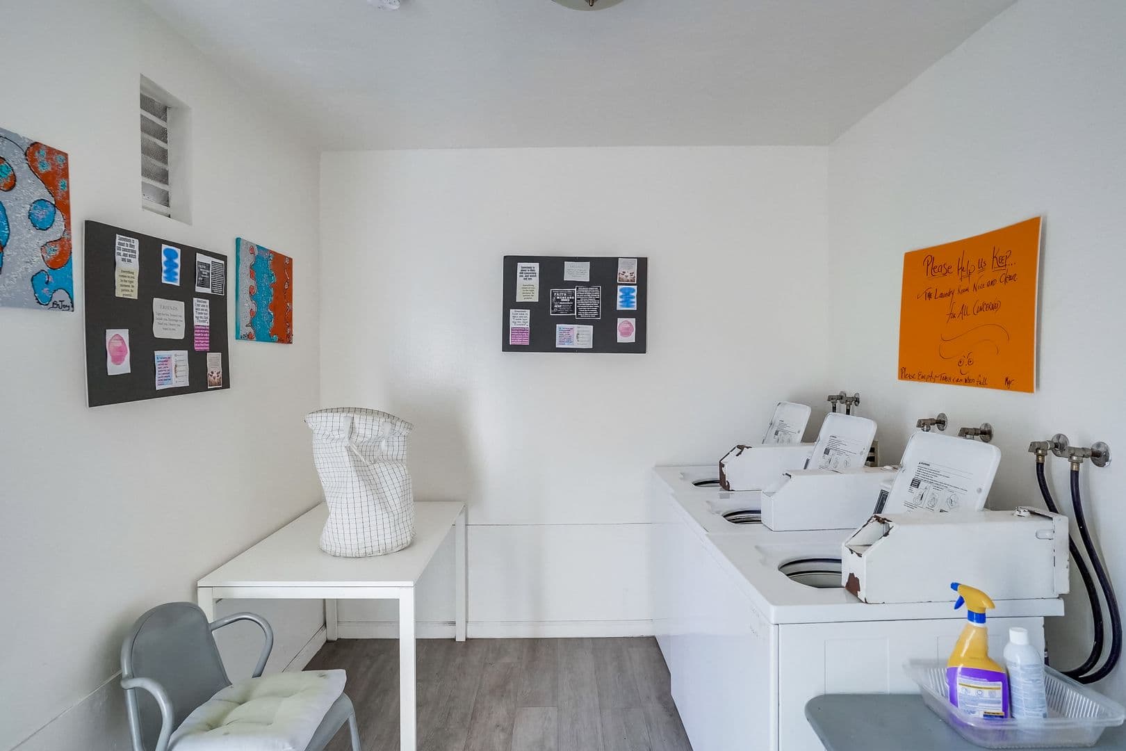 Los Angeles Apartment: 3715 W. 27th St