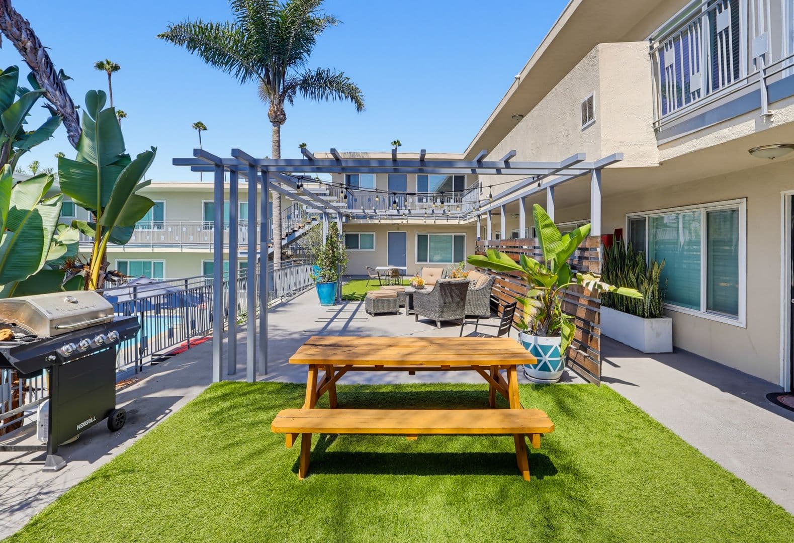 Inglewood Apartment: 621 E. 99th St
