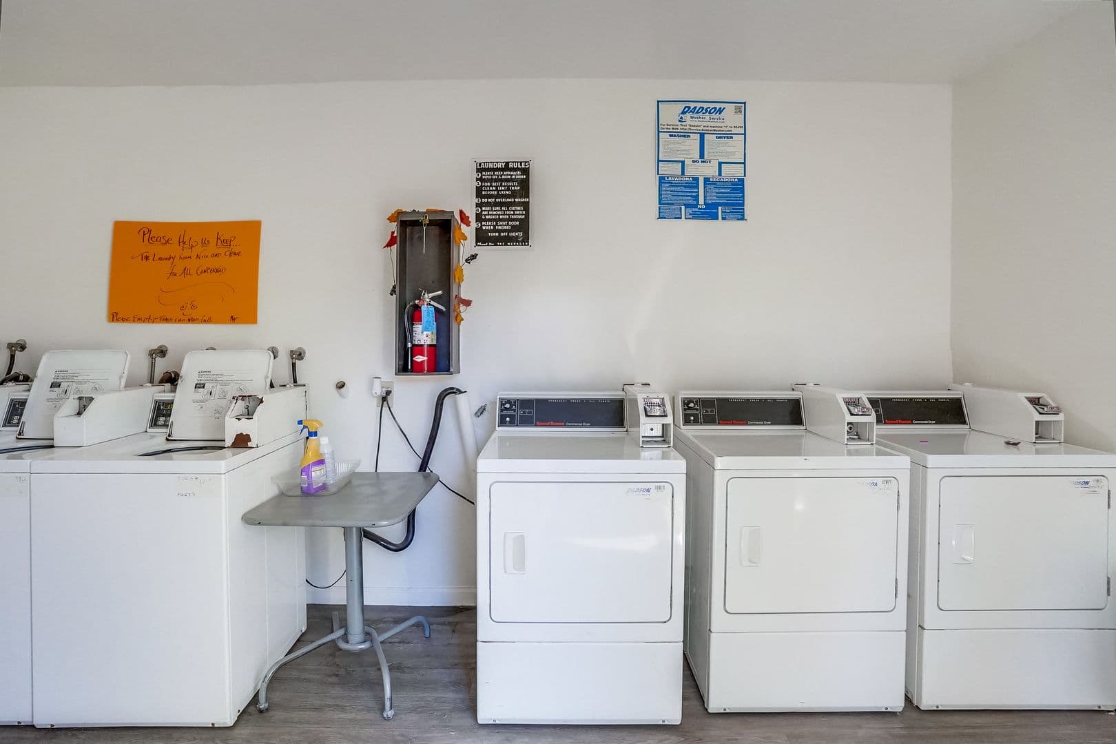 Los Angeles Apartment: 3715 W. 27th St