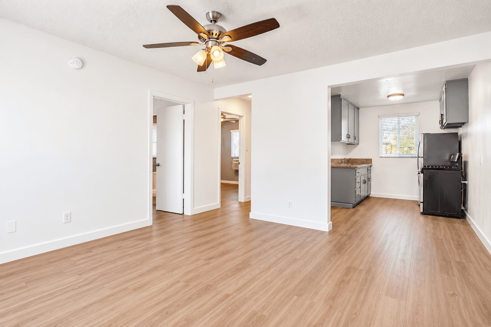 Los Angeles Apartment: 2249 W. 24th St
