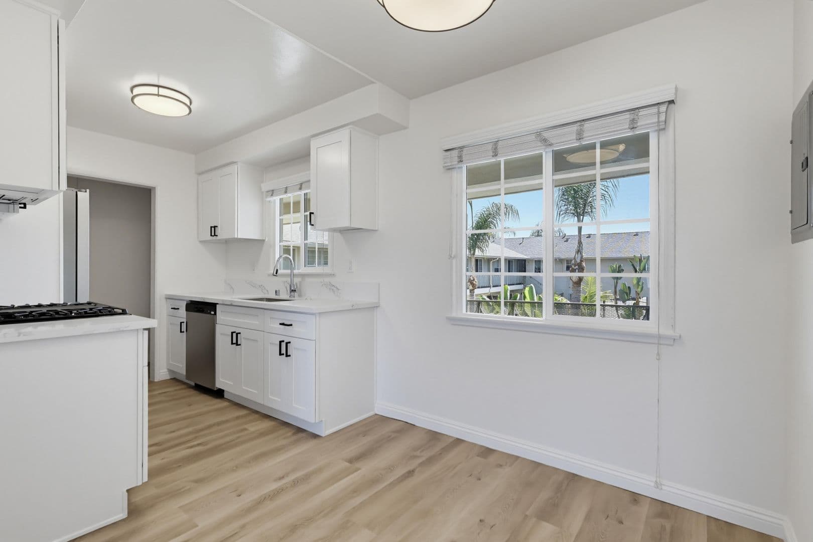 Los Angeles Apartment: 6627 - 6635 Crenshaw Blvd