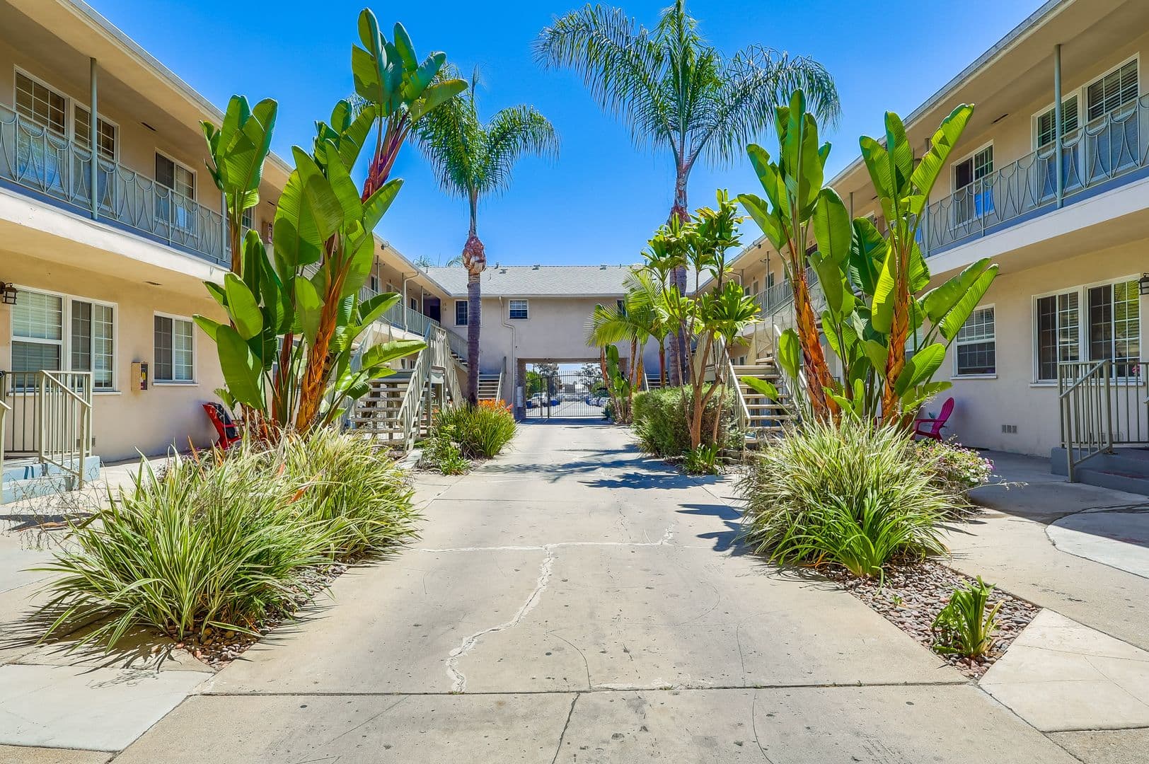 Los Angeles Apartment: 6627 - 6635 Crenshaw Blvd