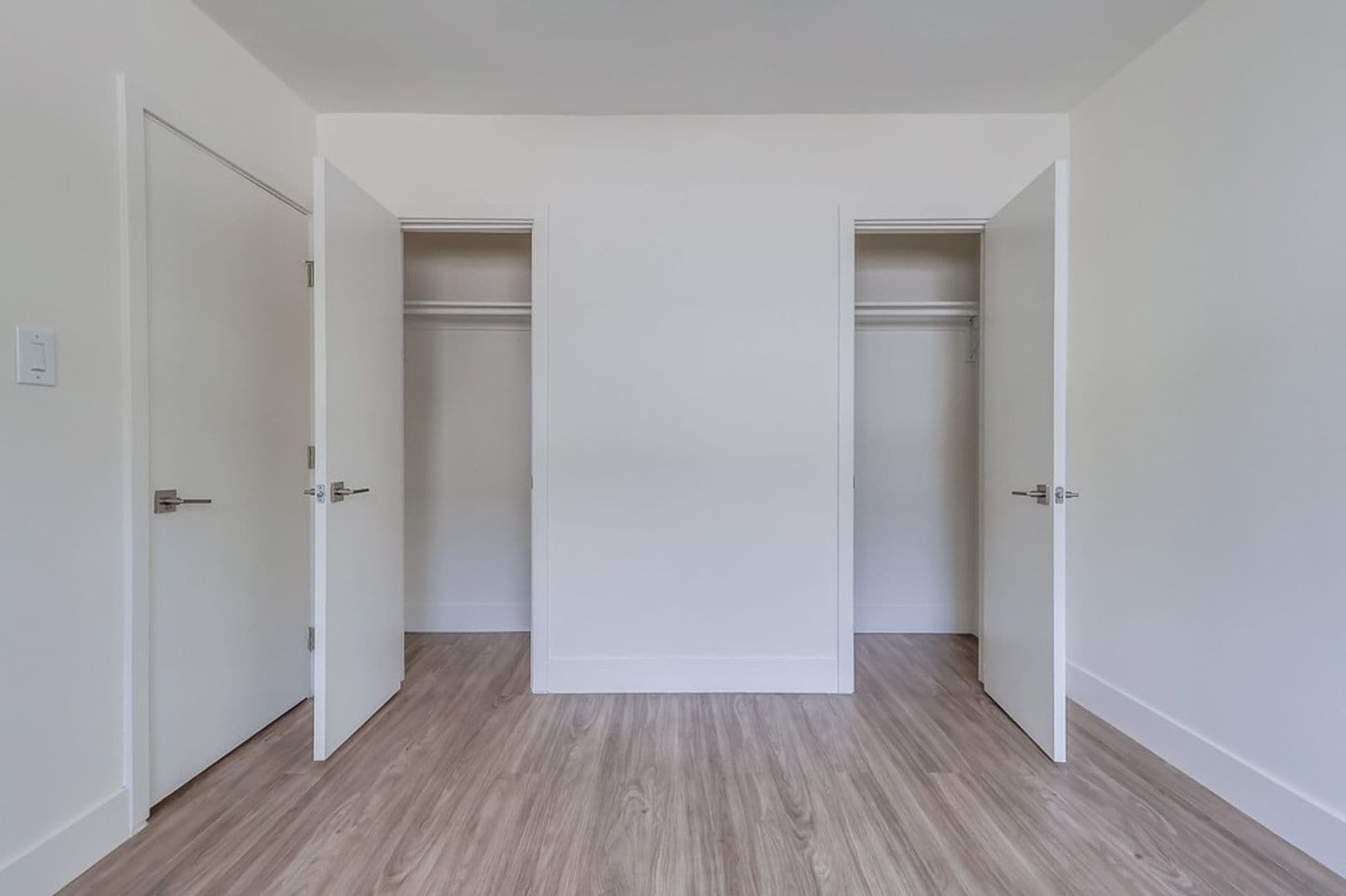Los Angeles Apartment: 4037 W. 28th St