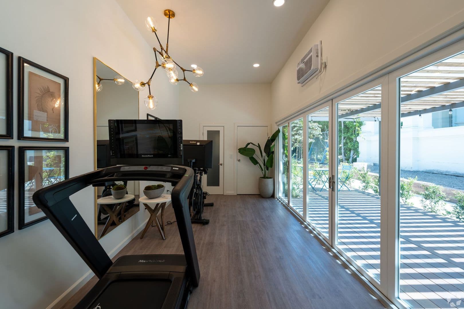 Los Angeles Apartment: 3528 - 3530 W. Adams Blvd.