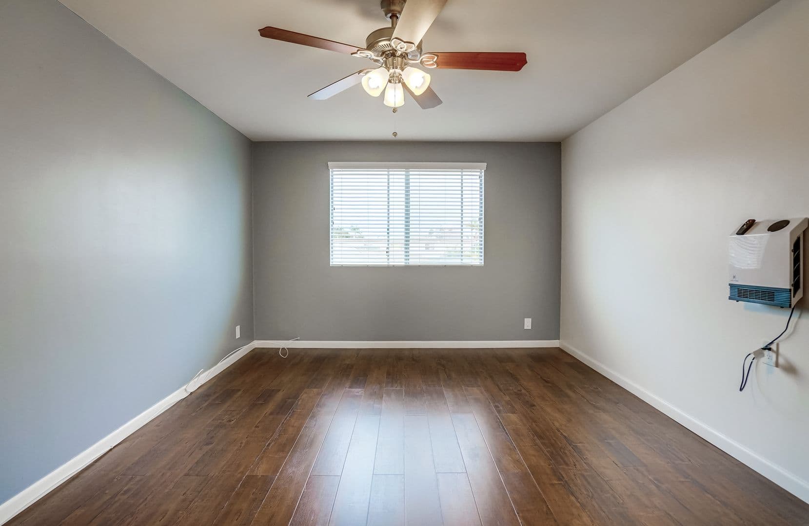 Inglewood Apartment: 3638 W. 113th St