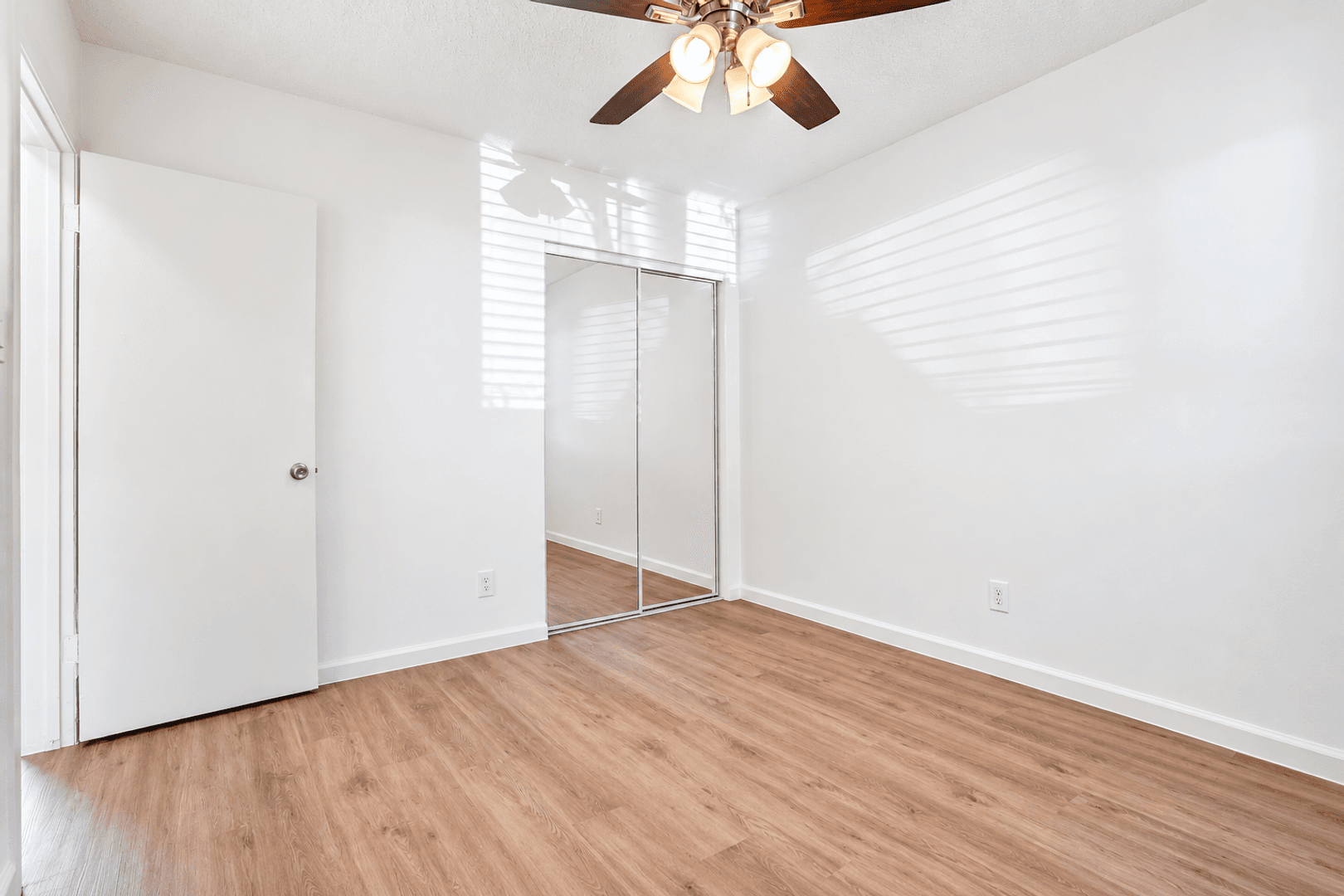 Los Angeles Apartment: 2249 W. 24th St