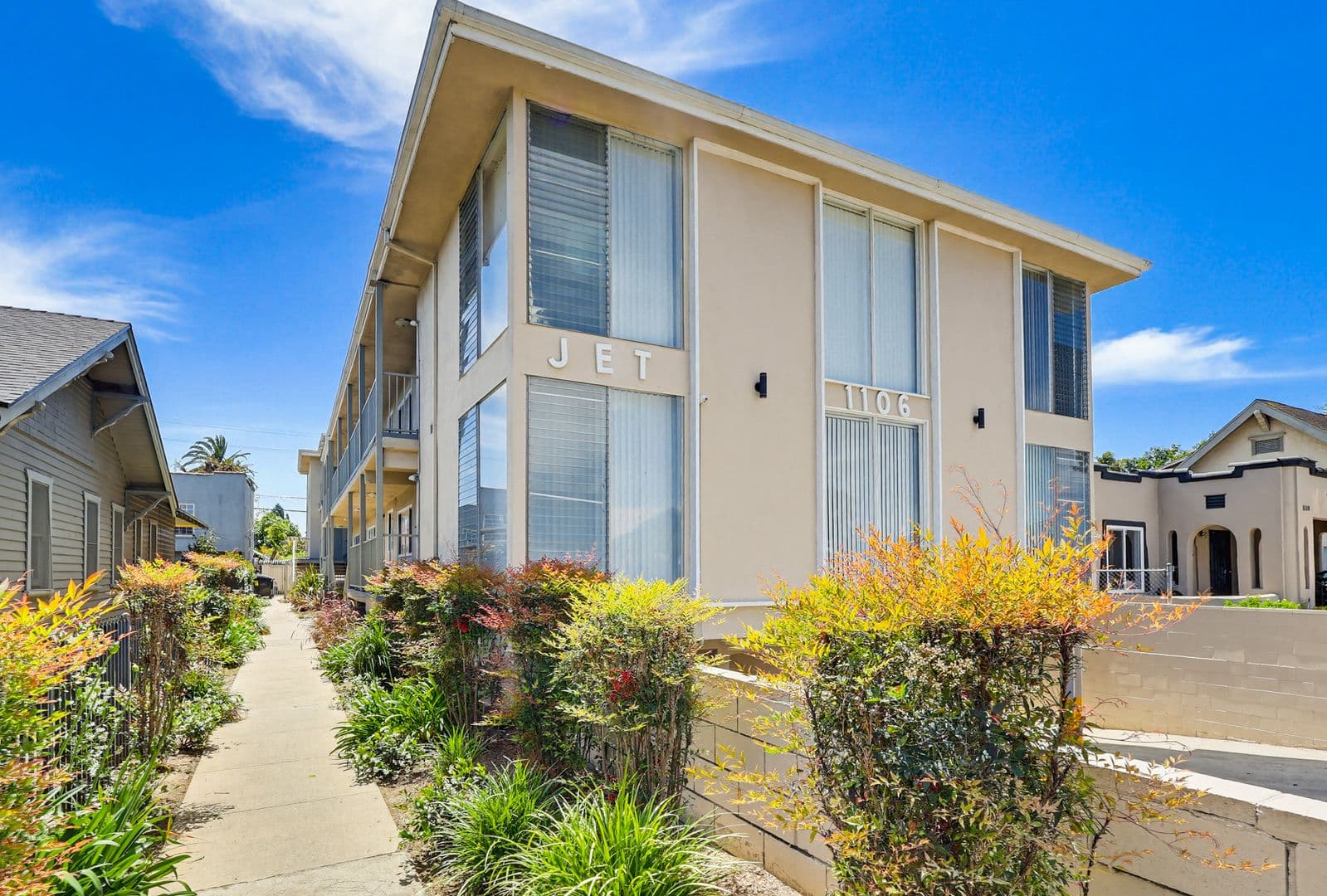 Los Angeles Apartment: 1106 Leighton Ave