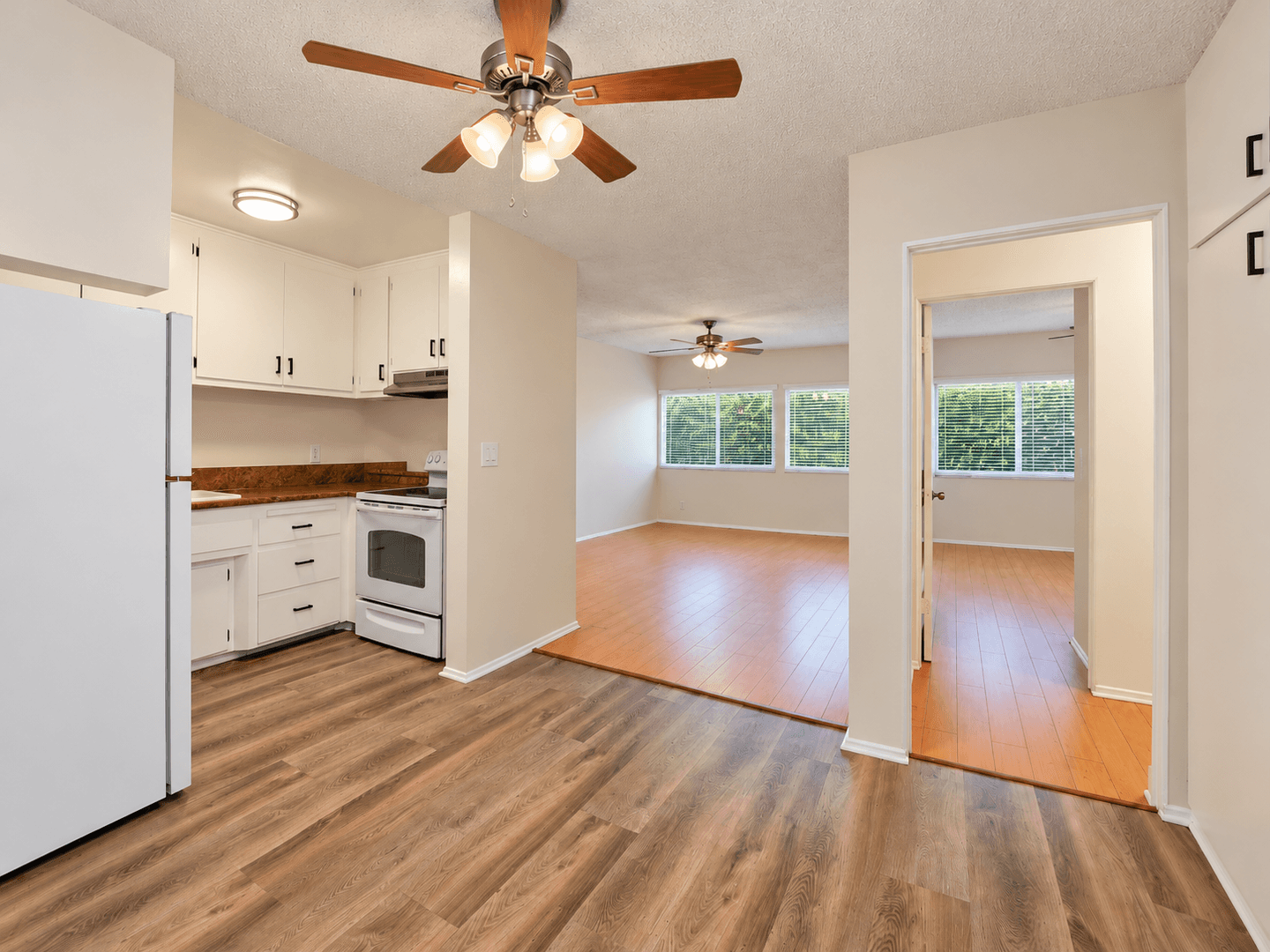 Los Angeles Apartment: 3715 W. 27th St