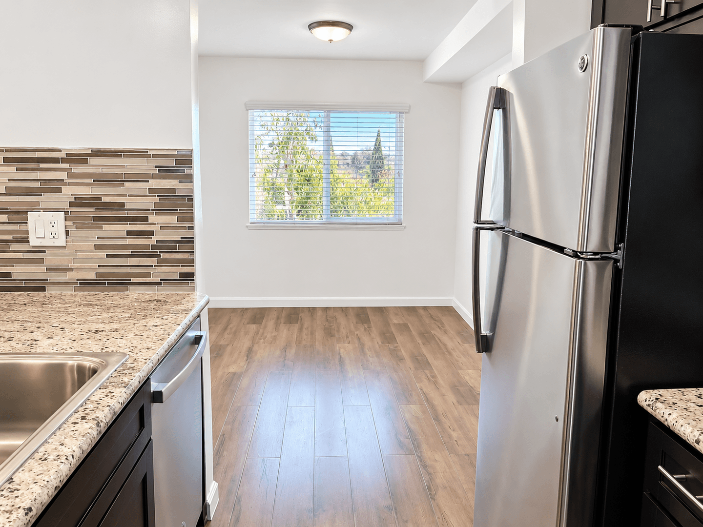 Inglewood Apartment: 821 N. Austin Ave