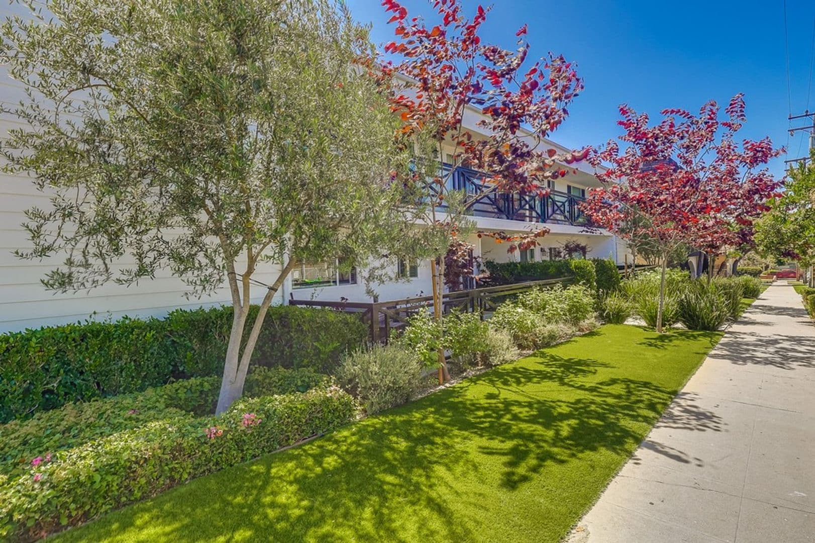 Inglewood Apartment: 920 Enterprise Ave